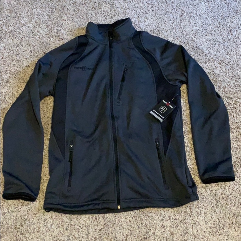 Free tech Zip up
